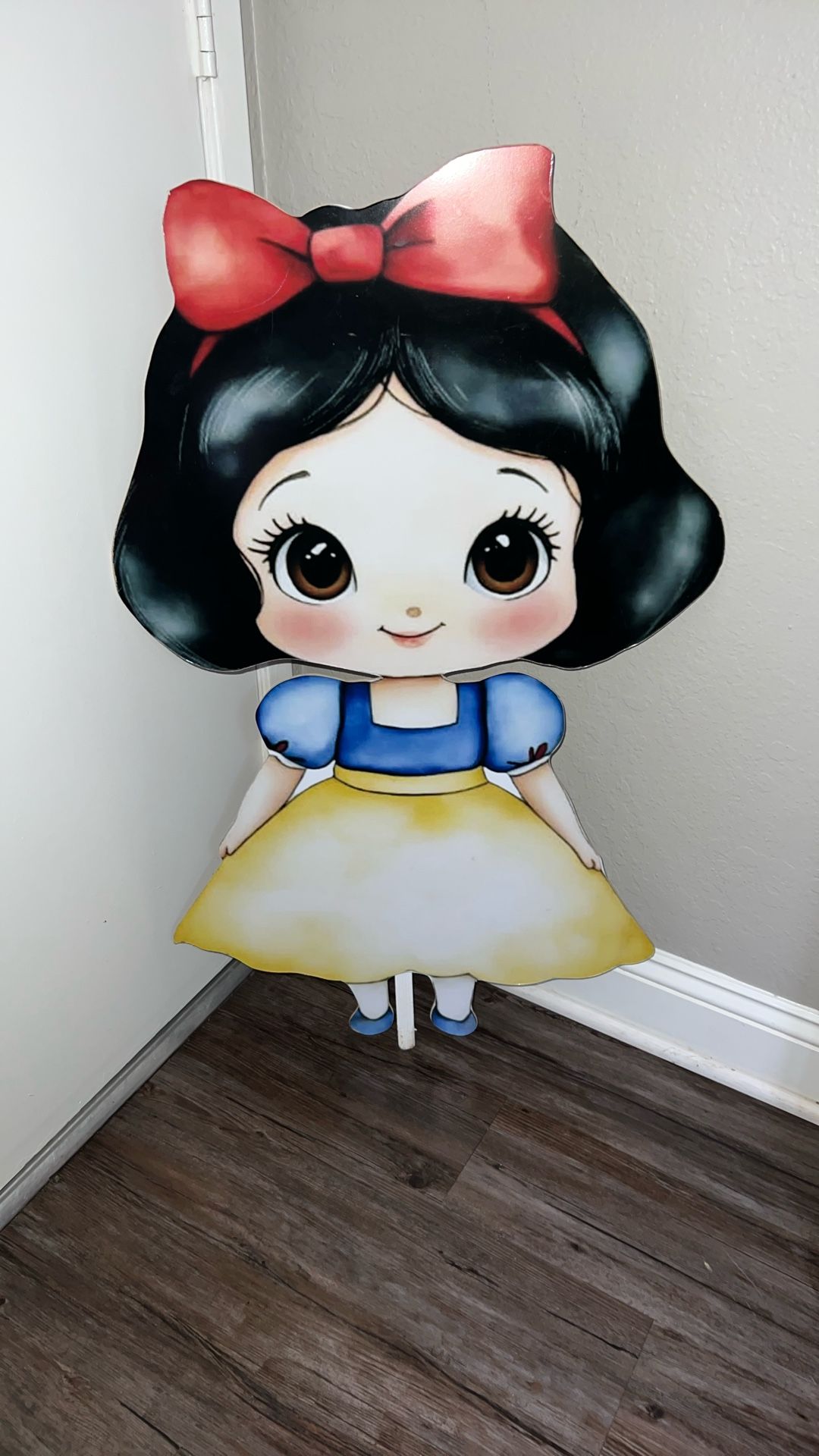 Snow White Birthday Prop