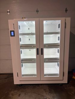 Urban Cultivator commercial indoor grow