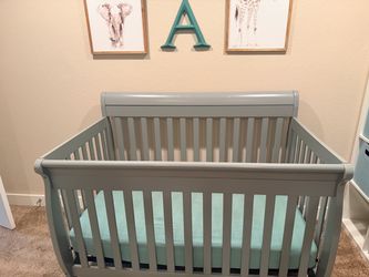 Crib with Toddler conversion