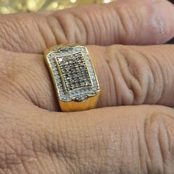 Silver ring & diamods size 10