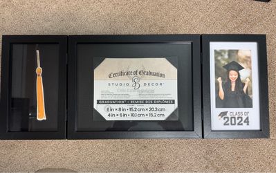 Black graduation frame with one picture