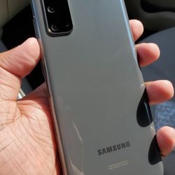 Samsung Galaxy  S20  , Unlocked   for all Company Carrier ,  Excellent Condition Like New 