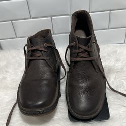 Dr. Marten's Mens Sussex Bear Track Slip Resistant Chukka Boots men 11 women 12