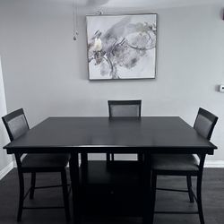 Dinning Table And chairs 