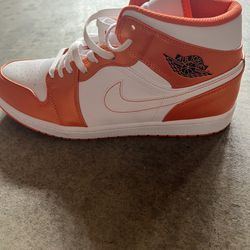 Jordan 1 Mid Electro Orange