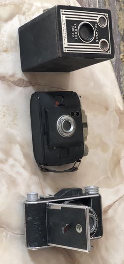 Vintage cameras 📷 all 3 for sale