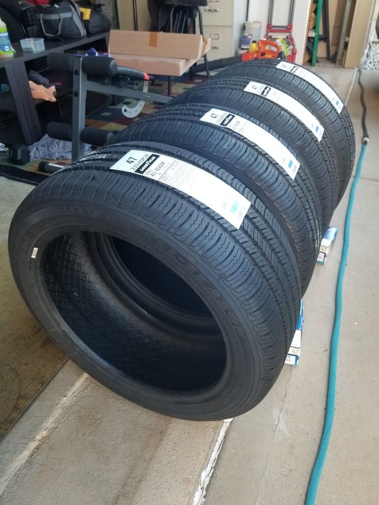 Goodyear Tires Viva 3 All-Season Tire 235/ 45R18 94V SL TL

