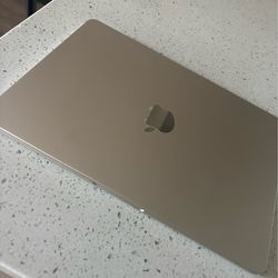 MacBook Air M2 13.6” (2022)
