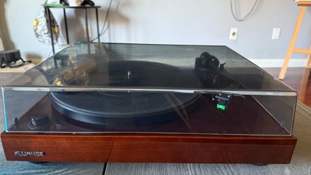 FLUANCE RT81 turntable