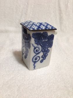 Rare Japanese Sake Bottle, Vintage Sake Decanter, Sake Bottle, Asian Barware, Vintage Decanter, Small Sake Pitcher, Delicate Sake Decanter Jug Pitche
