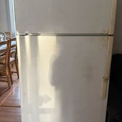 Free to pickup GE Refrigerator TBX16SSBNLWW Compressor not turning on but fans are running