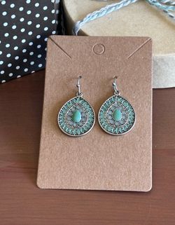 Elegant Teardrop Dangle Earrings
