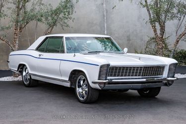 1965 Buick Riviera Chrome grill. Good condition
