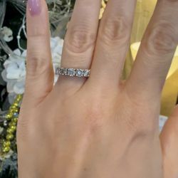 10K Gold Natural Diamonds Ring Band 