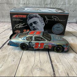 Action Racing Collectables Tony Stewart #33 2005 Chevy Monte Carlo Diecast Car 