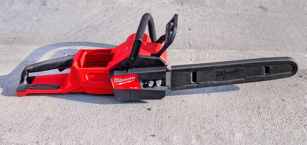 Milwaukee 16 in. Chainsaw (2727-20) M18 FUEL Tool Only