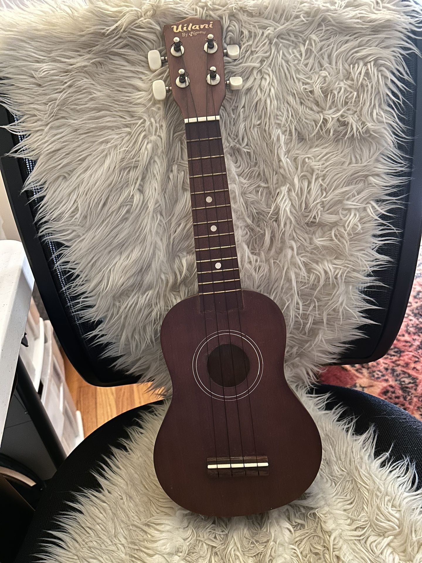 Vintage pignose uilani soprano ukulele