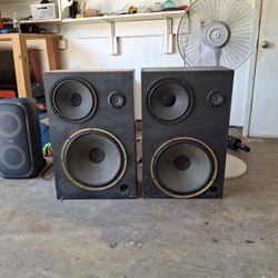 2 Towers 15 Speakers