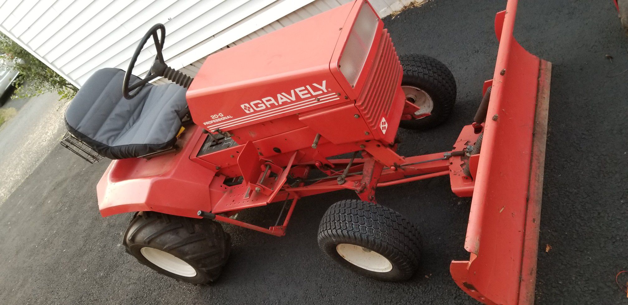 Used Gravely 20G Professional w/PTO