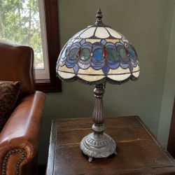 Vintage-Style Stained Glass Accent Lamp