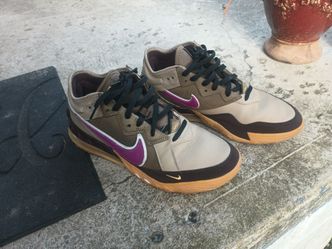 Atmosxnike LeBron James 18 biotech...size 10.5..