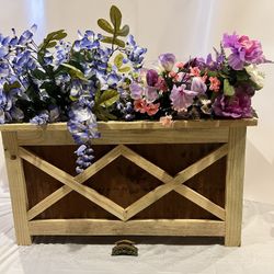 Rustic Pine Wide Planter Box With Corrugated Metal ( Unfinished)