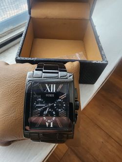 Black Guess Watch in box with extra links