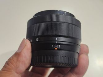 Fujifilm XC 13-33mm OIS Zoom Lens in EXCELLENT condition