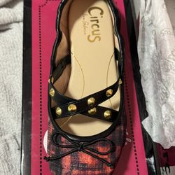 NEW IN BOX Circus Size 7 Plaid Red Mary Janes 
