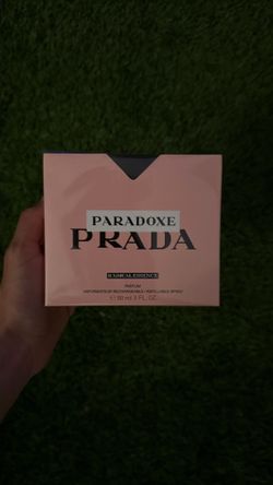 PRADA Paradoxe