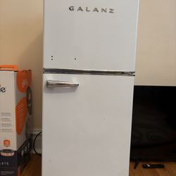 Galanz Mini Refrigerator