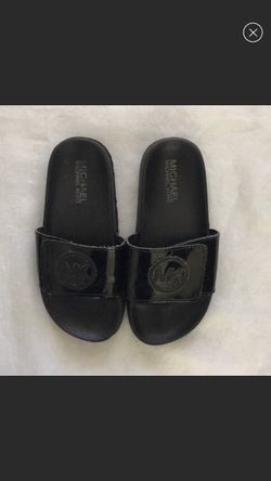 Girls Michael Kors slides size 2