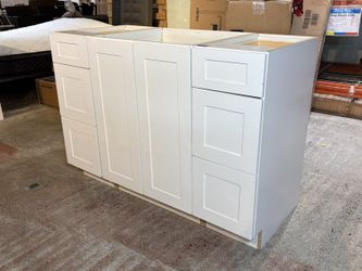 NEW! URBANA CABINET CO 3Pc. Remy Shaker Style Cabinet Trio (Set of 3)
