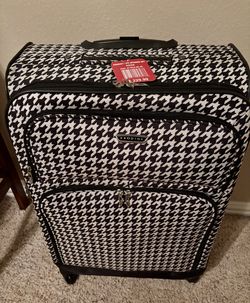 New With Tags 3-piece Luggage Set With Spinner Wheels