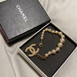 Chanel Pearl Brace - Authentic for Sale in Seattle, WA - OfferUp