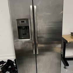 GE Fridge Everything Works Perfectly