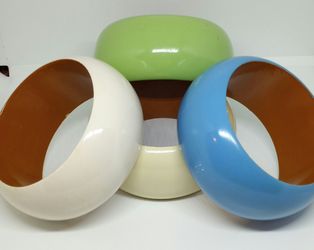 ***VINTAGE  WOODEN  BANGELS ***