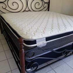 NEW KING PLUSH PILLOW TOP MATTRESS WITH BOX SPRING ♨️ Bed frame is not available