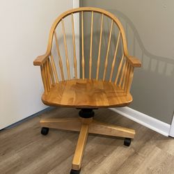 Pompanoosuc Mills Maple Desk Chair