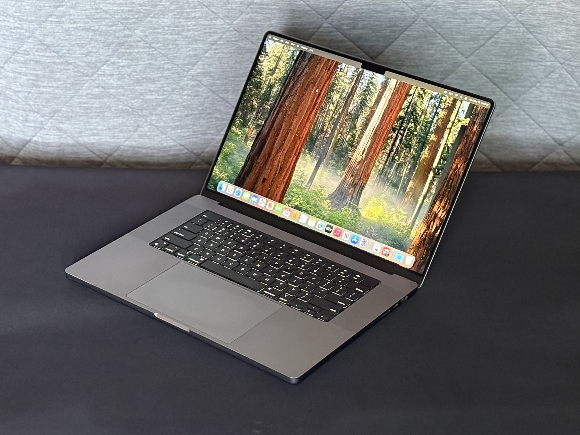 2021 MacBook Pro 16” - 3.2GHz M1 Pro (16core) 32GB - 1TB SSD 