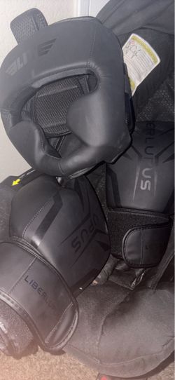 Liberlupus Boxing Gloves and Headgear Set