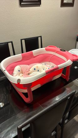 Baby collapsible bathtub