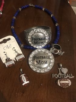 Beautiful Football Mom jewelry set!! 25.00 for everything!
