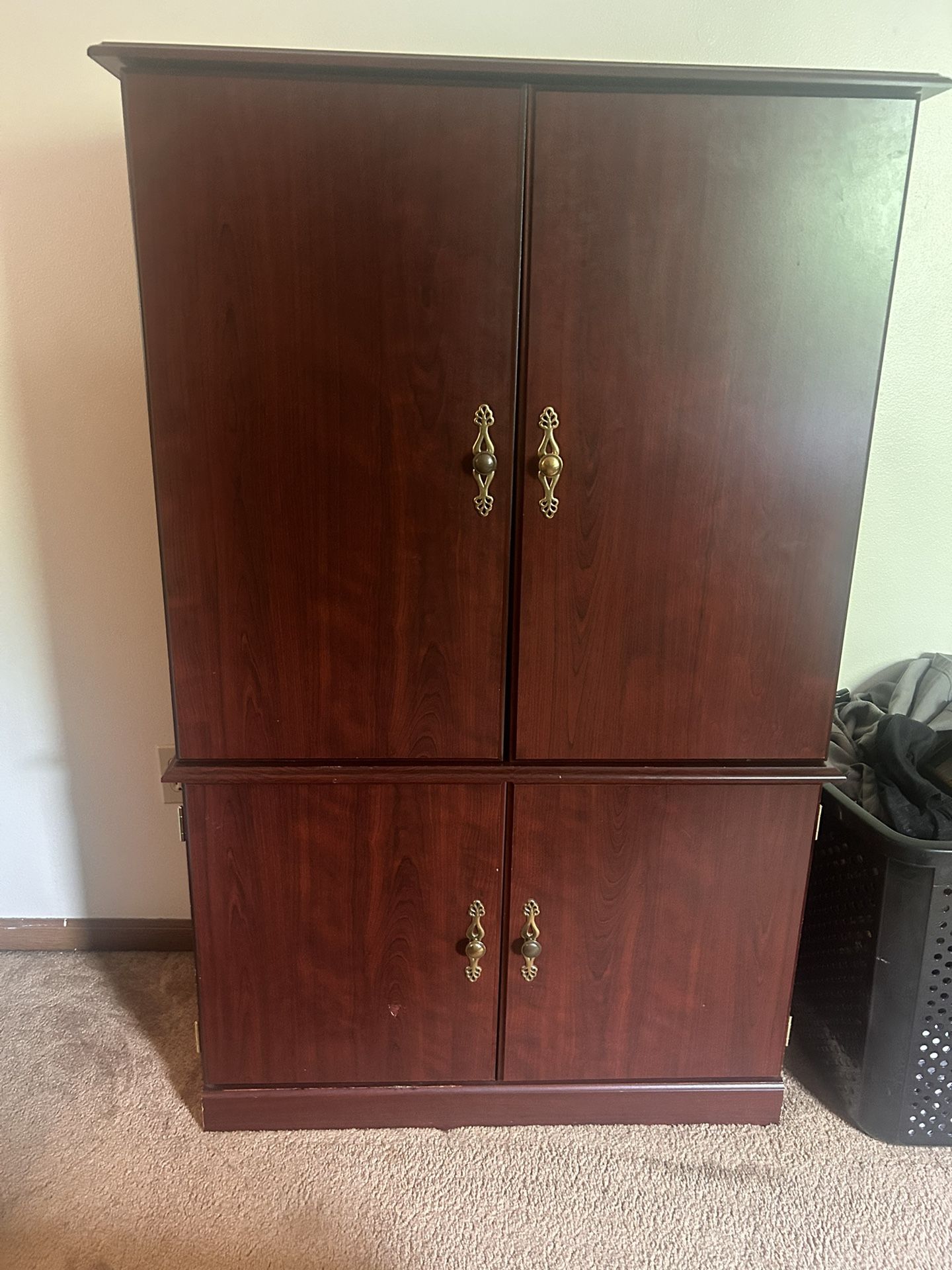 Armoire / Tv Stand