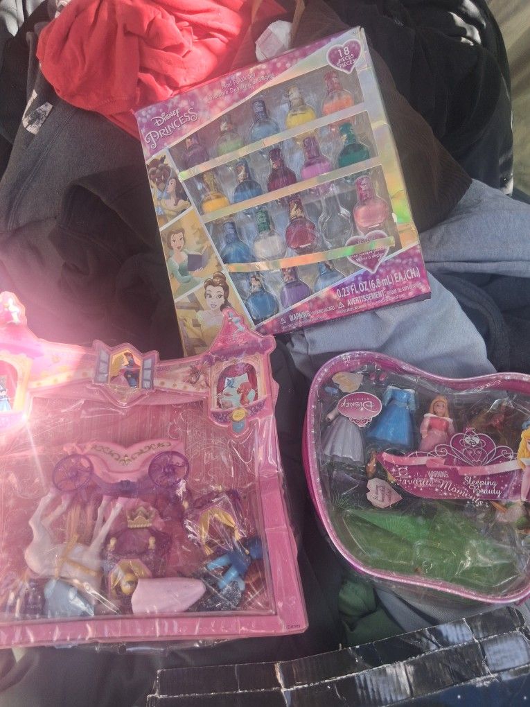 Assorted Disney Princess Toy Sets Bundle....