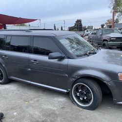 2009 Ford Flex ** For Parts Only **