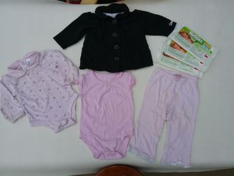 Girl's baby clothes 18mon + free wipes