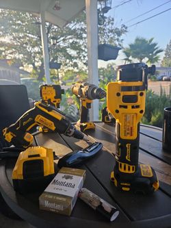 DEWALT
XR 20V Lithium-Ion Cordless Rotary Drywall Cut-Out Tool (Tool Only STORE PRICE 199$