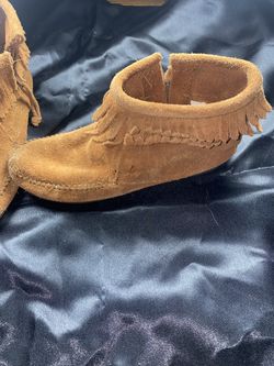 Girls Size 2 Moccasins