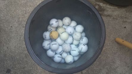 Bucket of golf balls